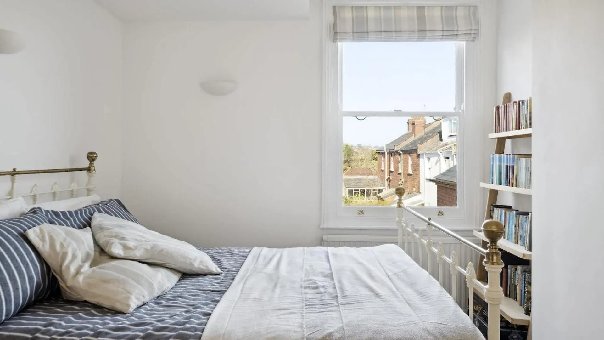Beautiful Victorian Home On Peaceful Green Square Exeter United Kingdom