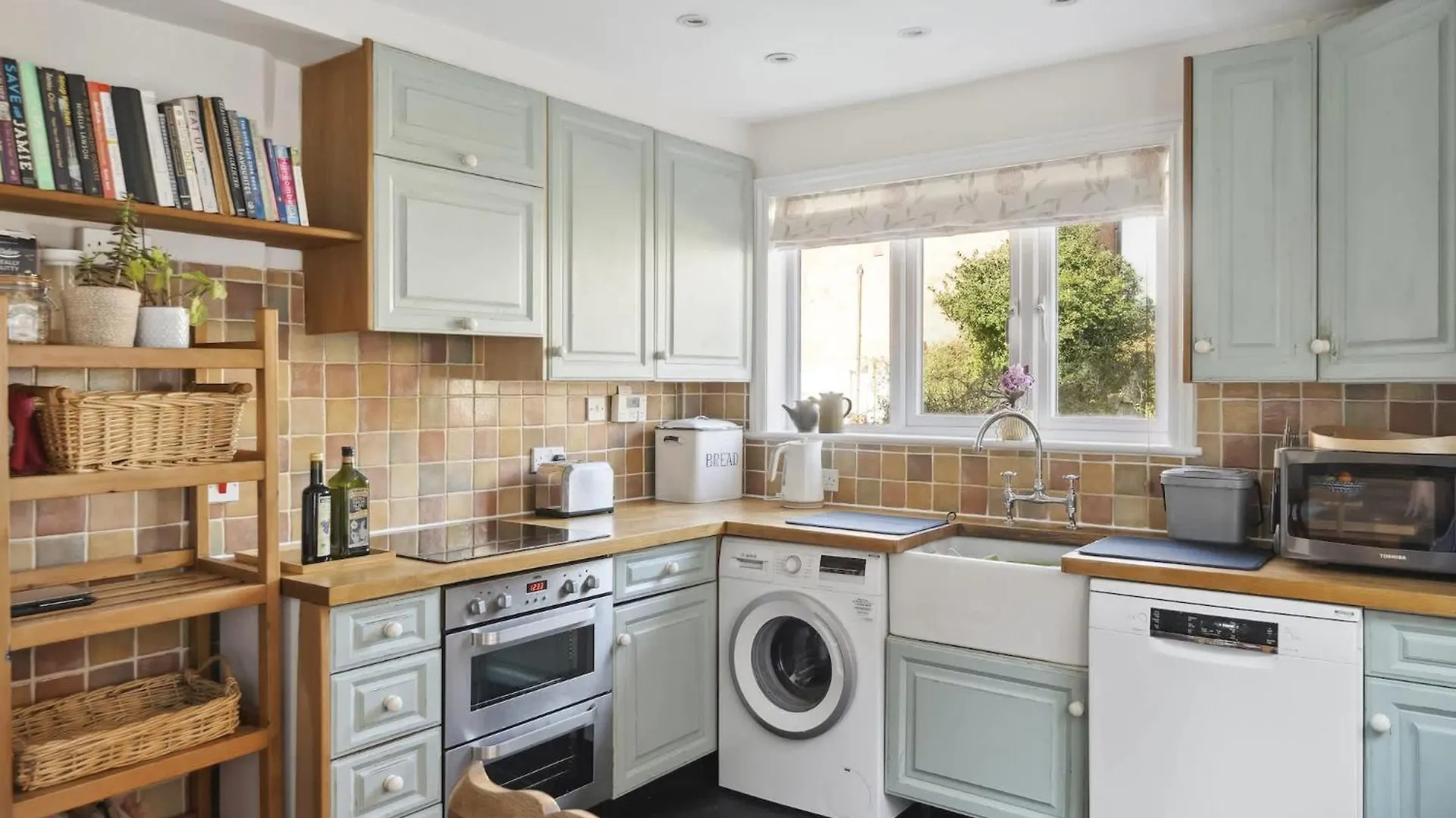 Beautiful Victorian Home On Peaceful Green Square Exeter 0*,  United Kingdom
