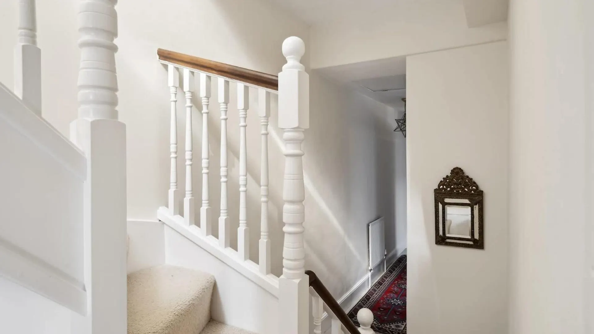 Beautiful Victorian Home On Peaceful Green Square Exeter
